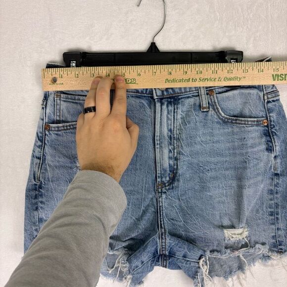 Silver Jeans High Rise Raw Hem Distress Detail Desirable Jean Shorts Size 29 - Picture 7 of 13